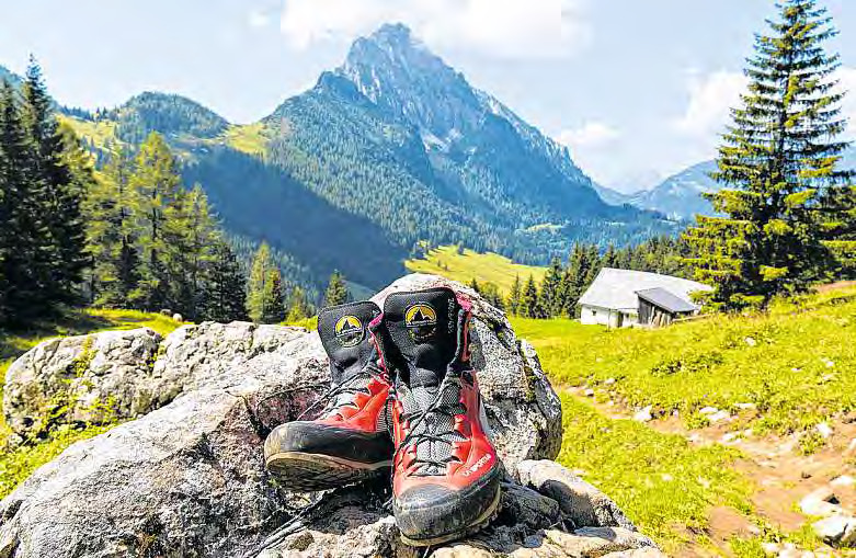 Zur Ruhe kommen, sich selbst erleben, die Natur genießen – die Einsamkeit der Bergwelt bietet ideale Voraussetzungen zum Ausspannen. FOTO: GINA SANDERS, FOTOLIA Zur Ruhe kommen, sich selbst erleben, die Natur genießen – die Einsamkeit der Bergwelt bietet ideale Voraussetzungen zum Ausspannen. FOTO: GINA SANDERS, FOTOLIA
