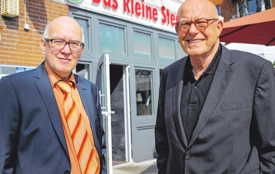 Mit der Eröffnung des kleinen Steakhauses trafen Jakob Märkl und Hans Hahnenstein (v.li.) vor 40 Jahren den Nerv der Zeit. FOTOS: PHILIPP AISSEN Mit der Eröffnung des kleinen Steakhauses trafen Jakob Märkl und Hans Hahnenstein (v.li.) vor 40 Jahren den Nerv der Zeit. FOTOS: PHILIPP AISSEN