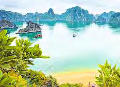 Die Schiffsroute führt durch die Halong Bay in Vietnam. Die Schiffsroute führt durch die Halong Bay in Vietnam.