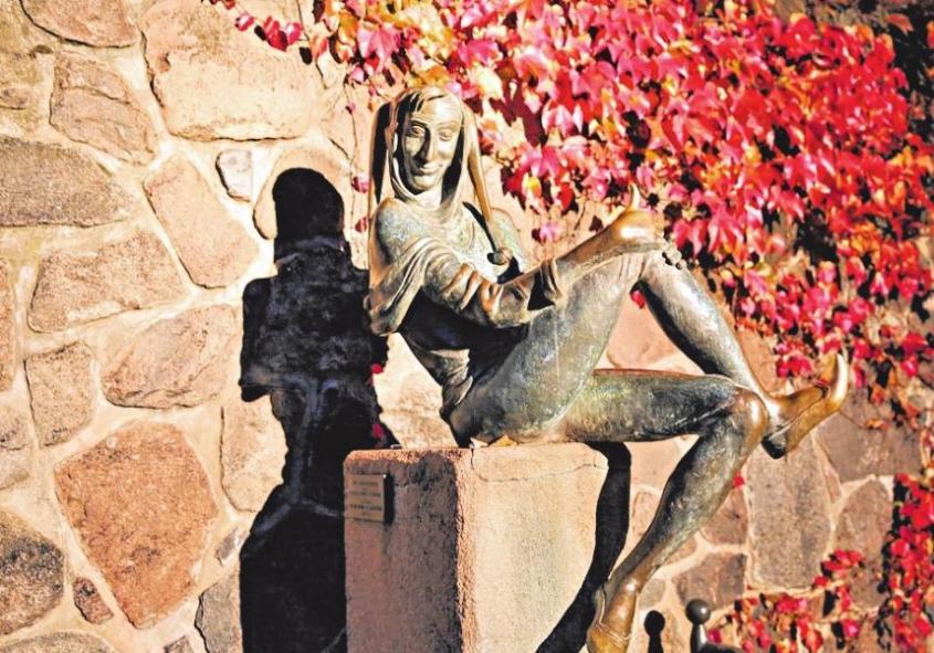Auf dem historischen Marktplatz wacht natürlich Till Eulenspiegel über den Festablauf. Auf dem historischen Marktplatz wacht natürlich Till Eulenspiegel über den Festablauf.