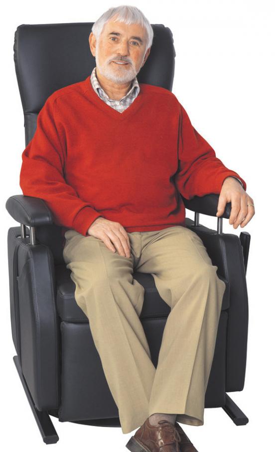Wer im Alter bequem sitzen will, braucht einen individuellen Ruhesessel. FOTO: WELLCO